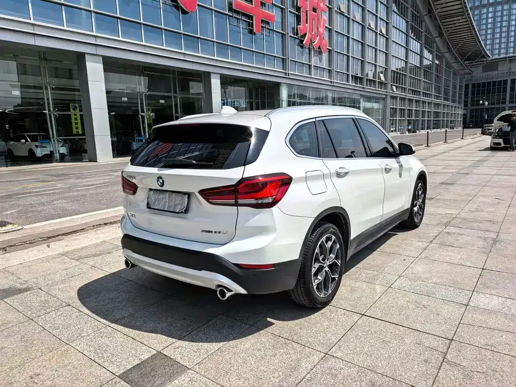 BMW X1 — фото 10