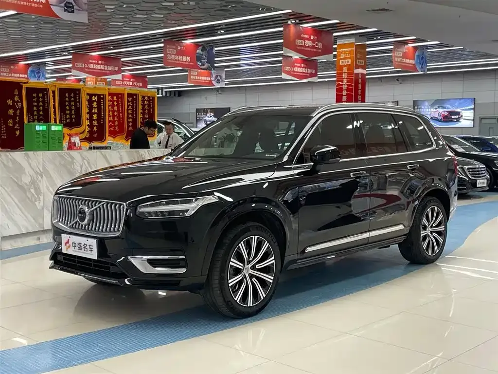 Volvo XC90 — фото 1