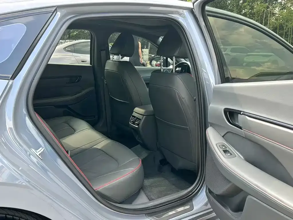 Hyundai Sonata — фото 9
