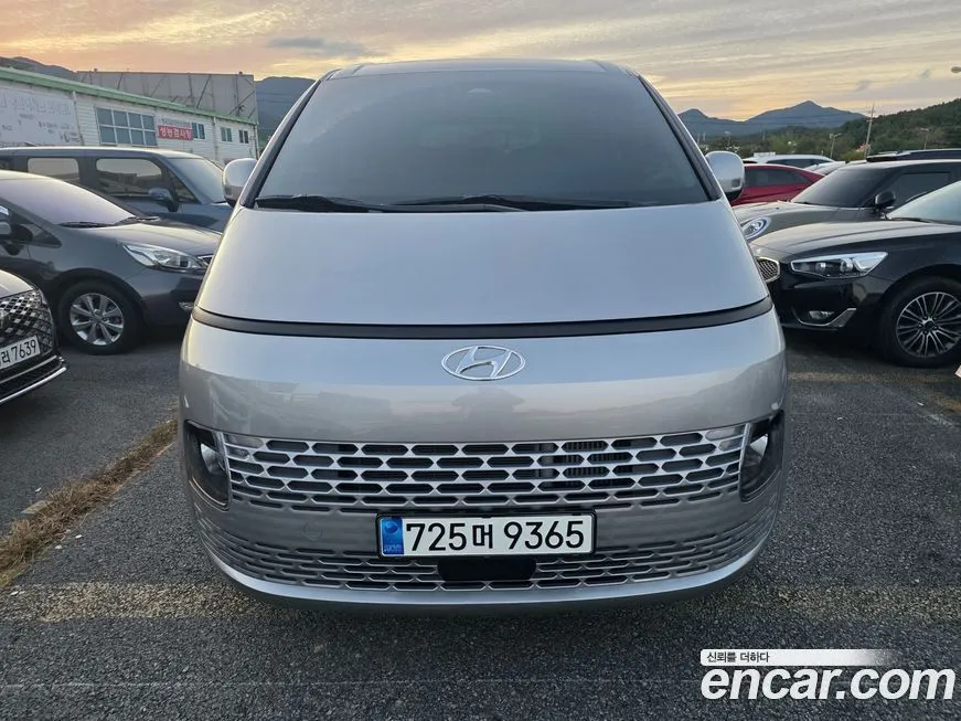 Hyundai Staria — фото 1