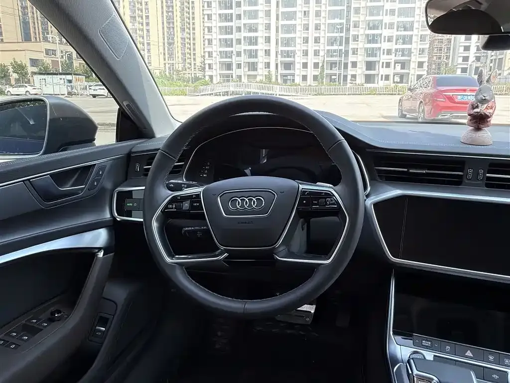 Audi A7L — фото 7