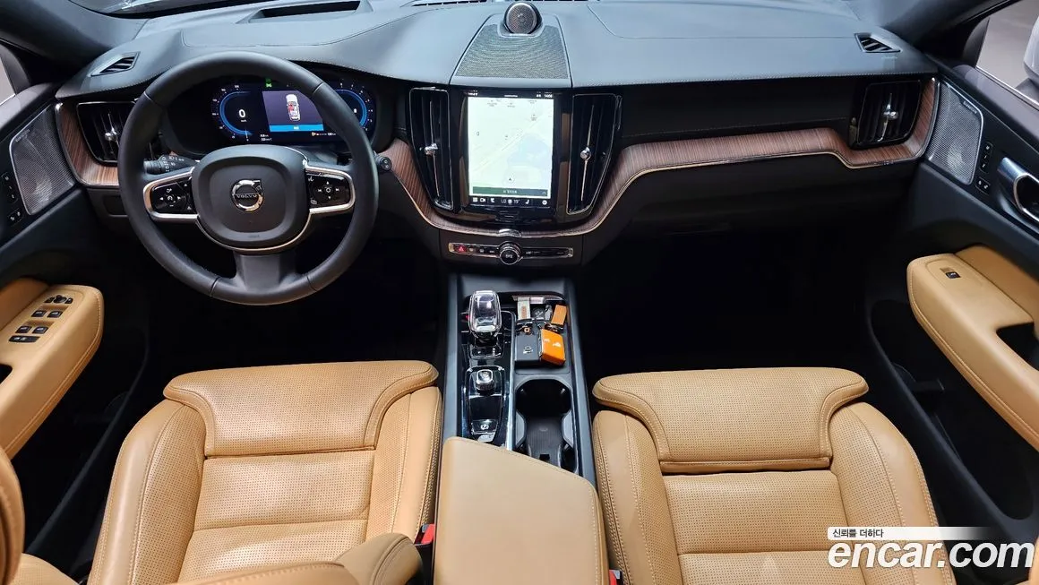 Volvo XC60 — фото 7
