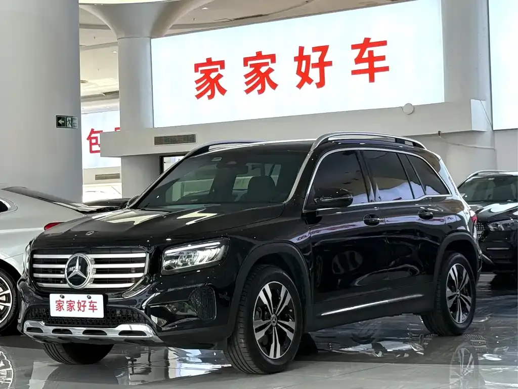 Mercedes-Benz GLB — фото 1