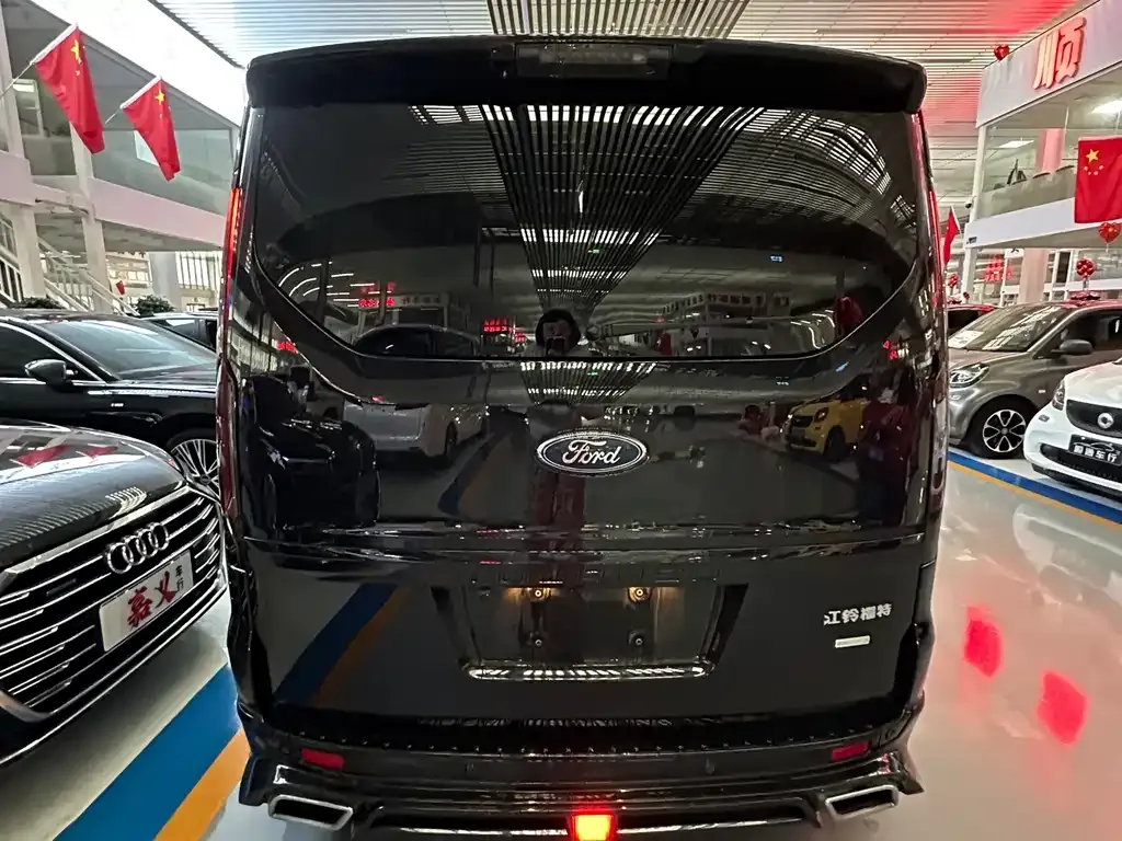 Ford Tourneo — фото 4