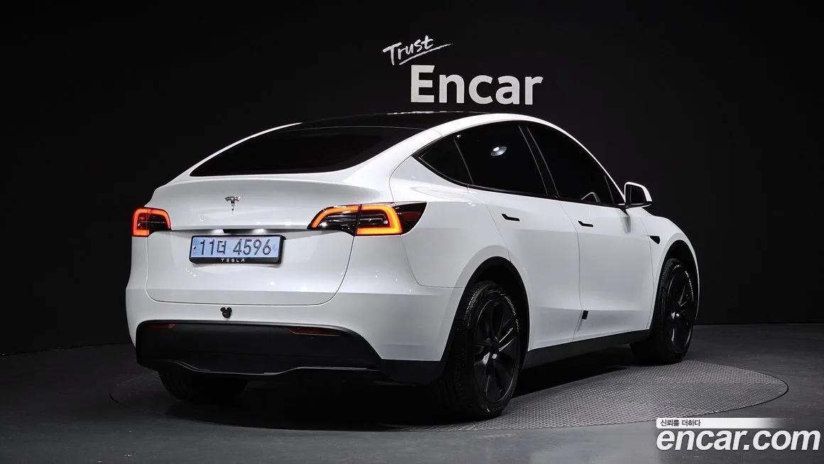 Tesla Model Y — фото 2