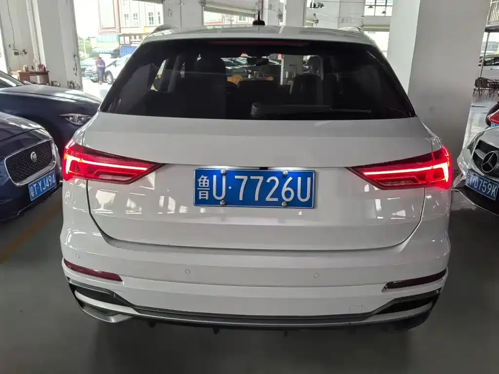 Audi Q3 — фото 4