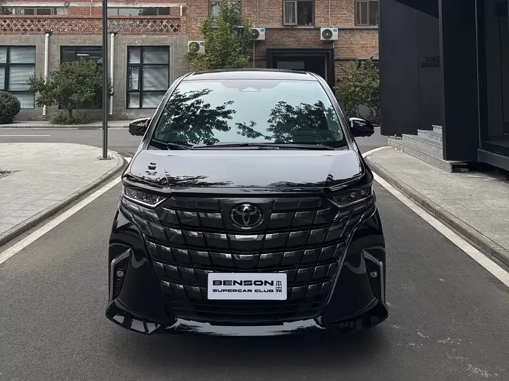 Toyota Alphard — фото 2