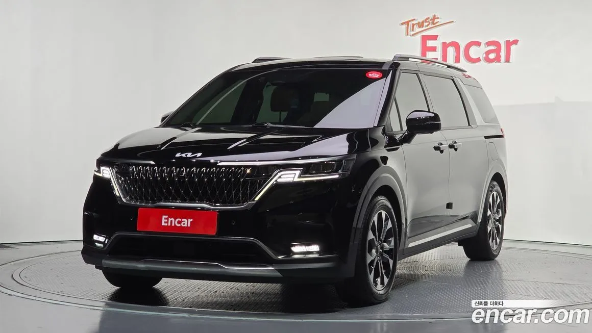 Kia Carnival — фото 1