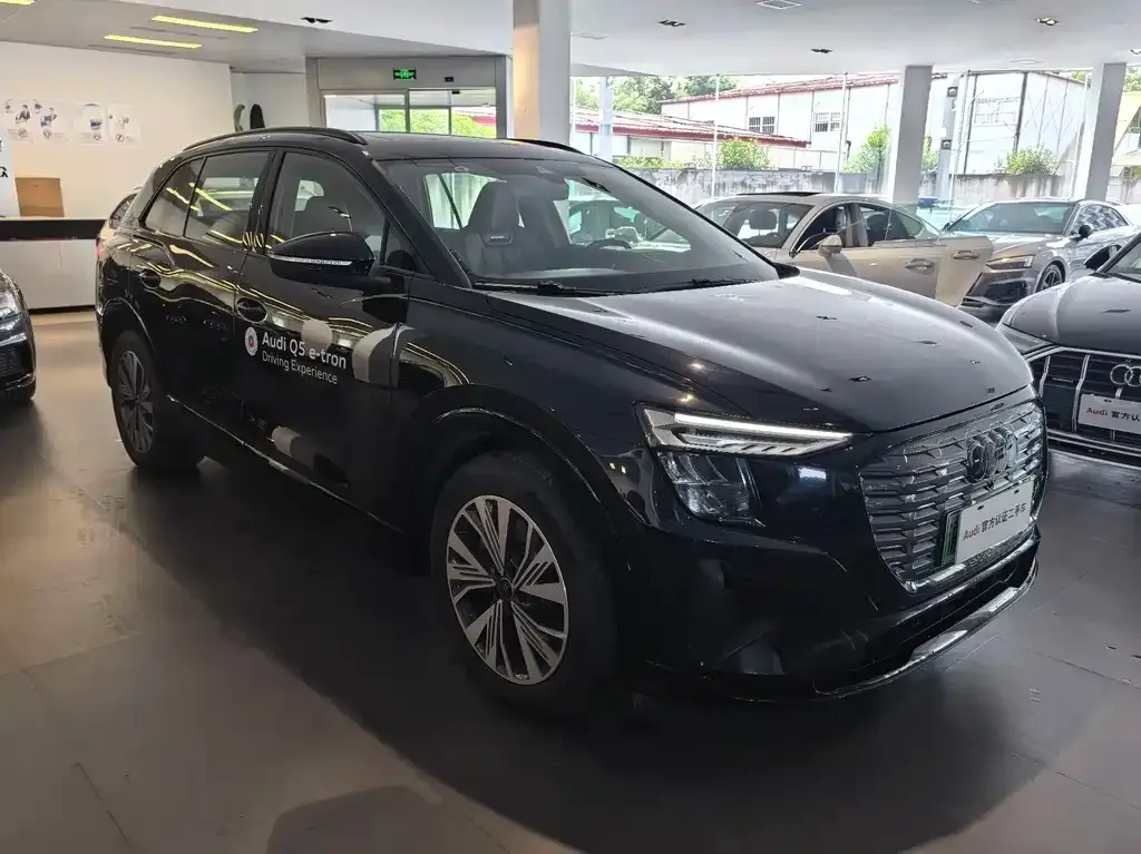 Audi Q5 e-tron — фото 2