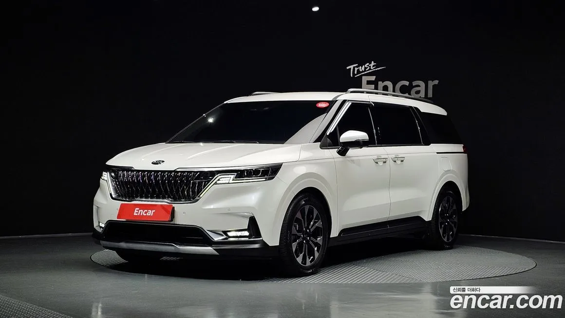 Kia Carnival — фото 1