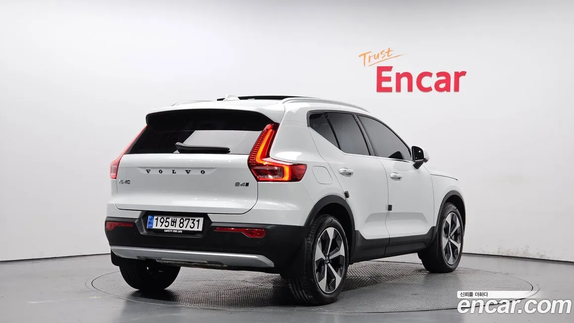 Volvo XC40 — фото 2