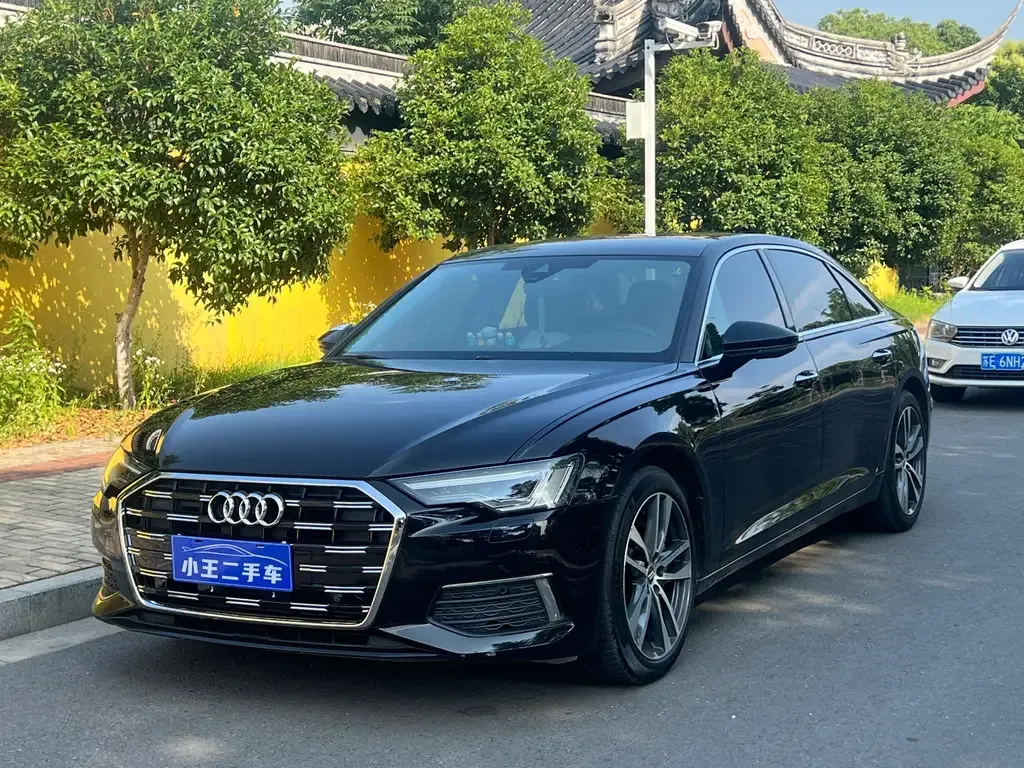 Audi A6L — фото 1