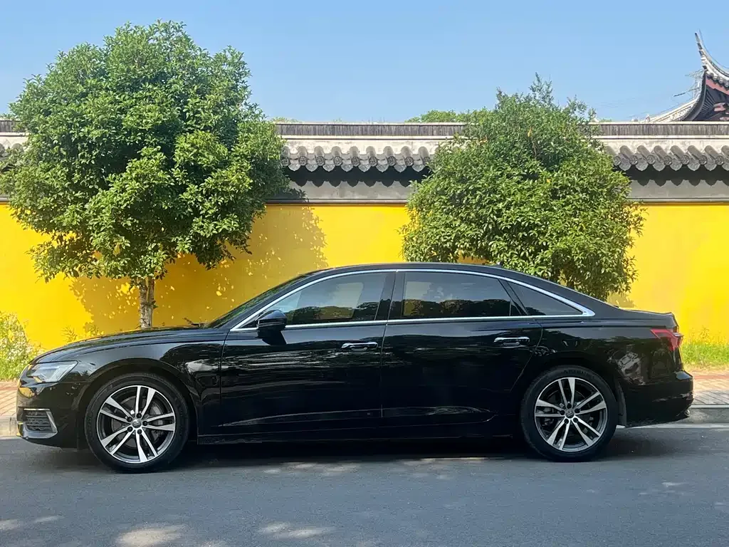 Audi A6L — фото 2