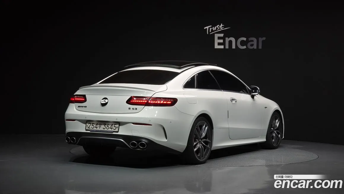 Mercedes-Benz E-Class — фото 2