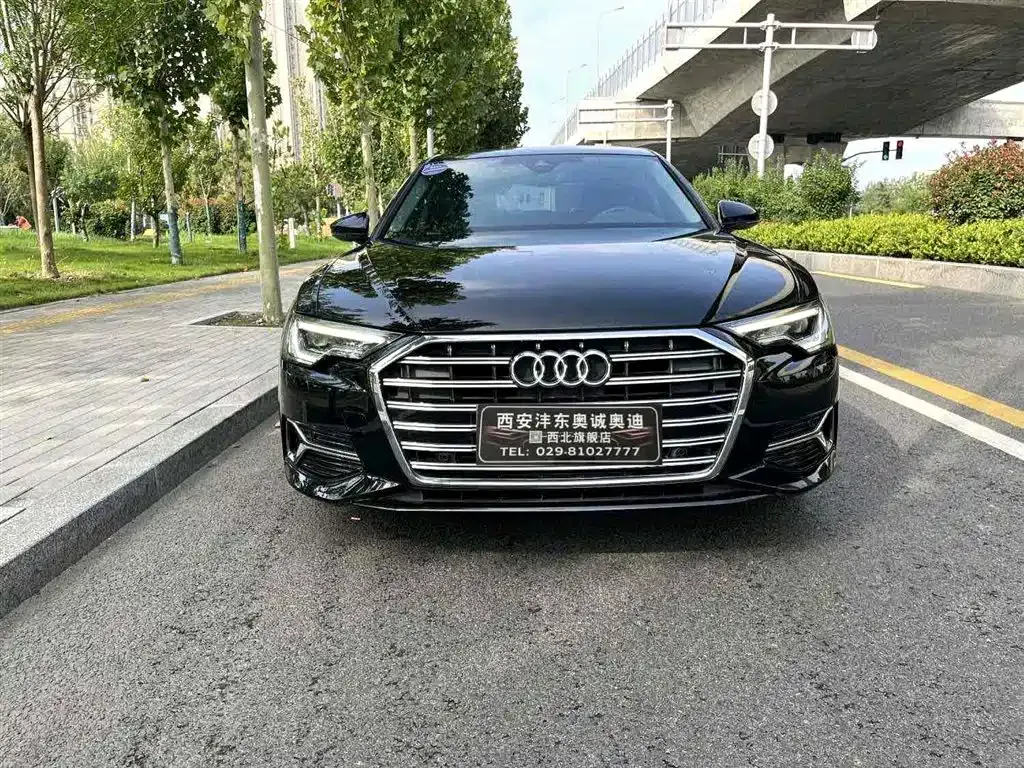 Audi A6L — фото 1