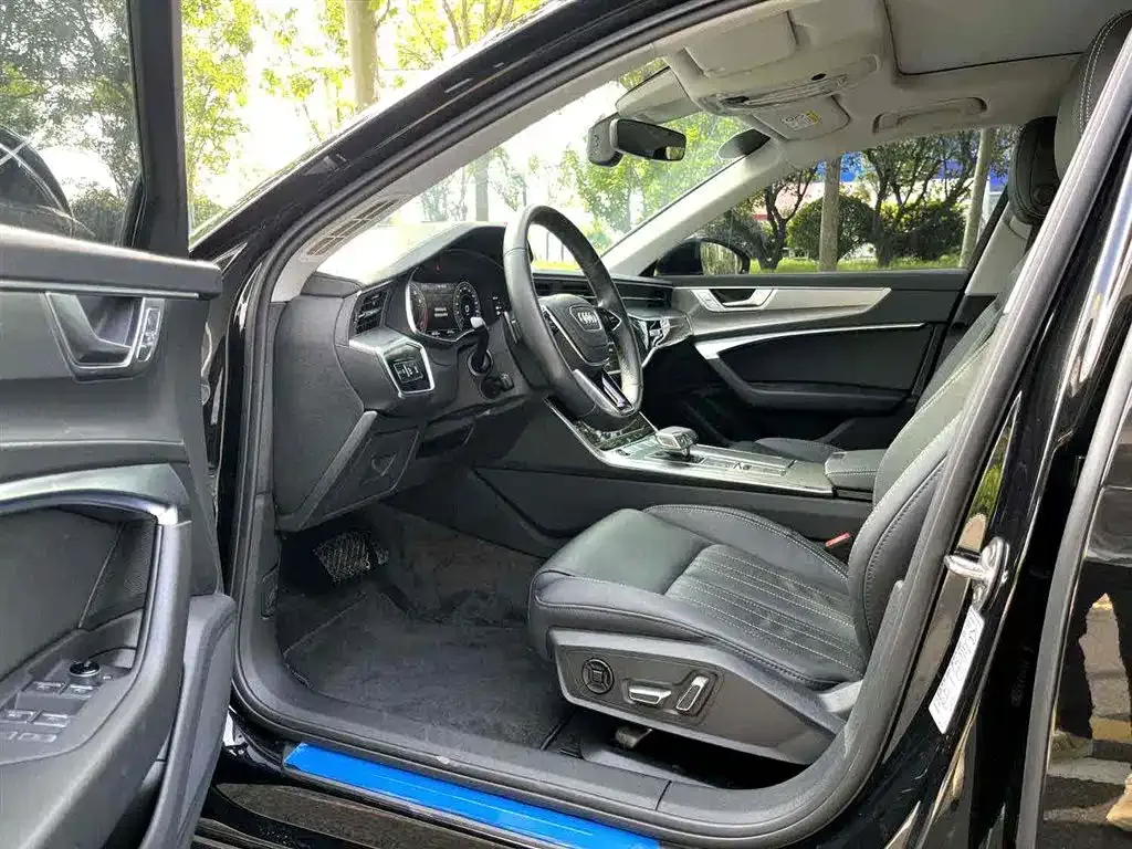 Audi A6L — фото 4