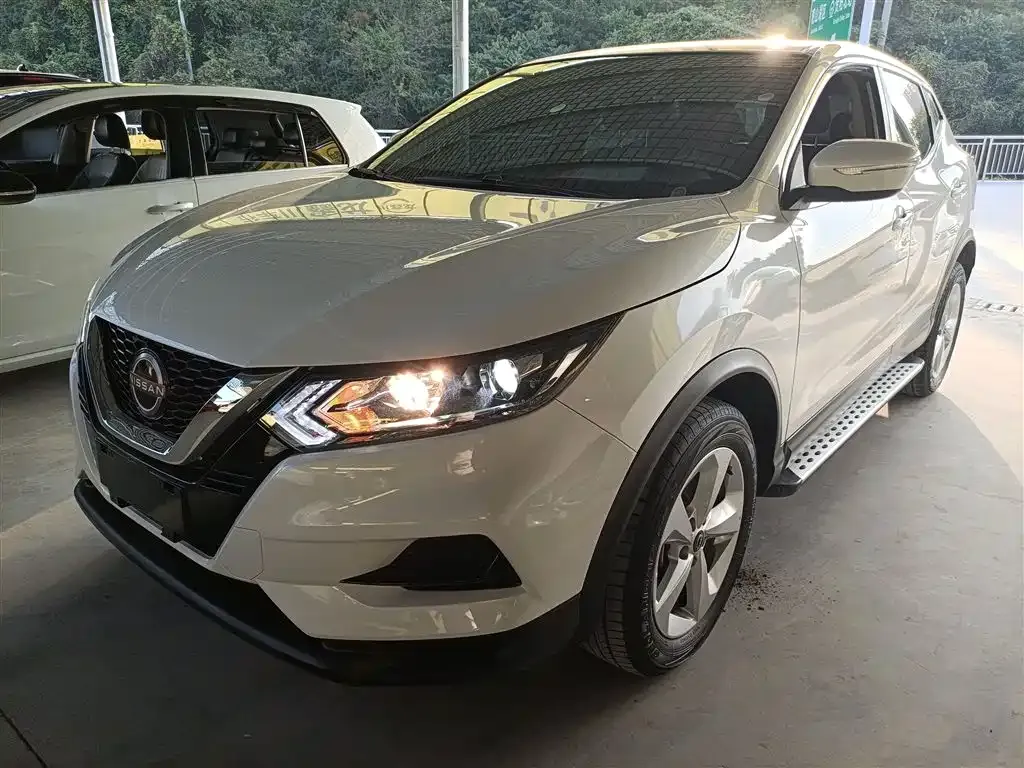 Nissan Qashqai — фото 1
