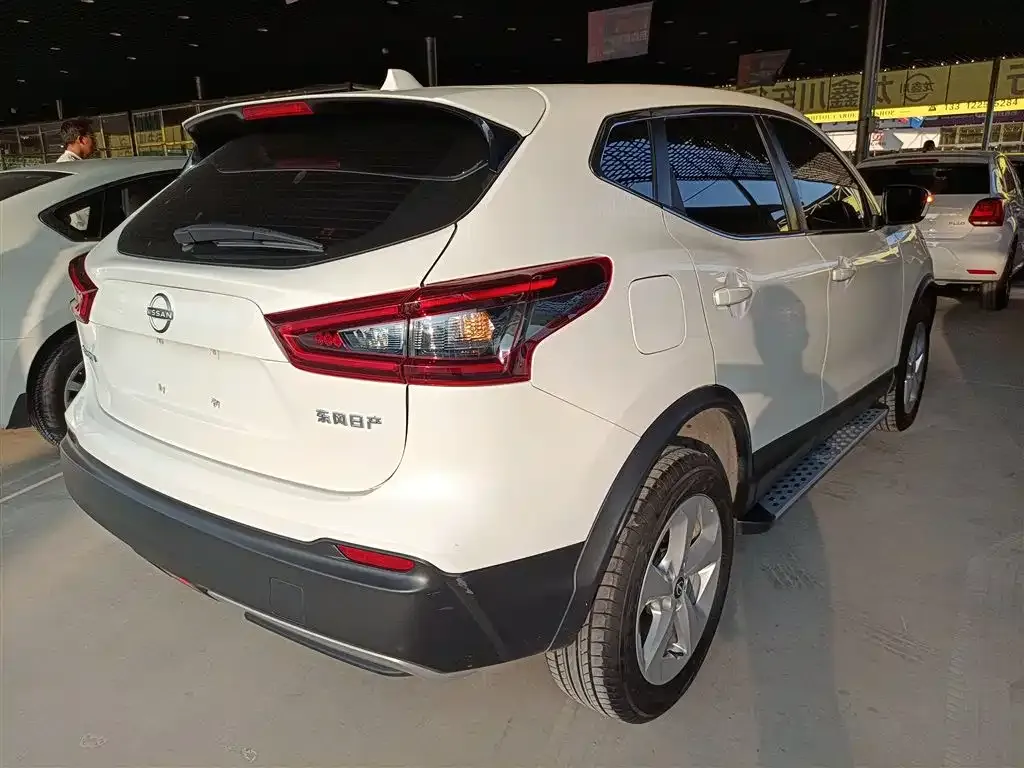 Nissan Qashqai — фото 7