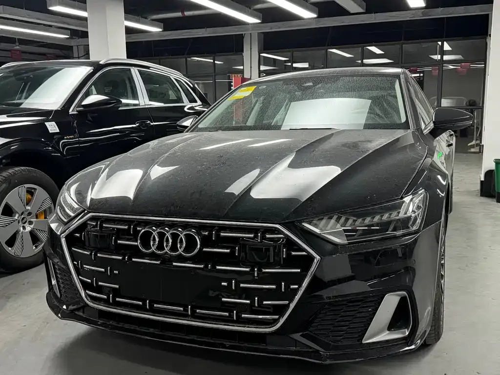 Audi A7L — фото 1
