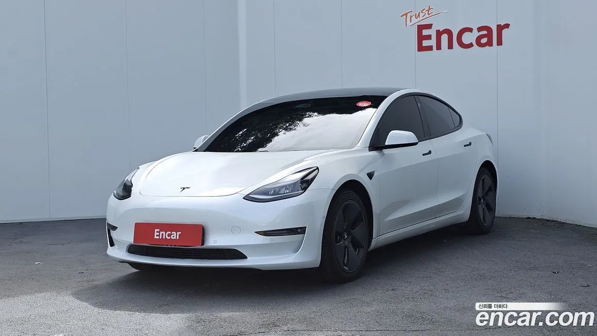 Tesla Model 3 — фото 1