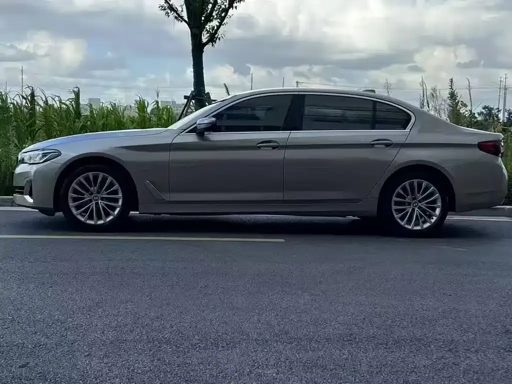 BMW 5 Series — фото 3
