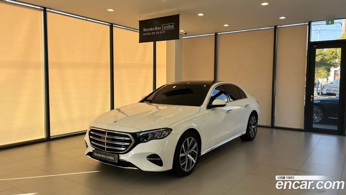 Mercedes-Benz E-Class — фото 1