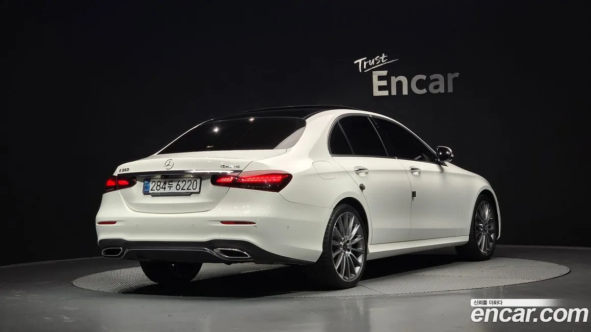 Mercedes-Benz E-Class — фото 2