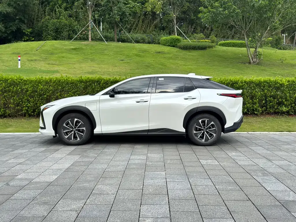 Lexus RZ — фото 5