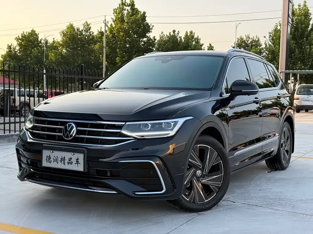 Volkswagen Tiguan L — фото 3