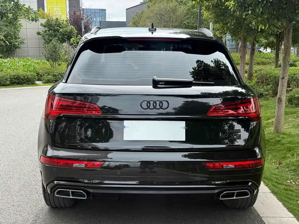 Audi Q5L — фото 5