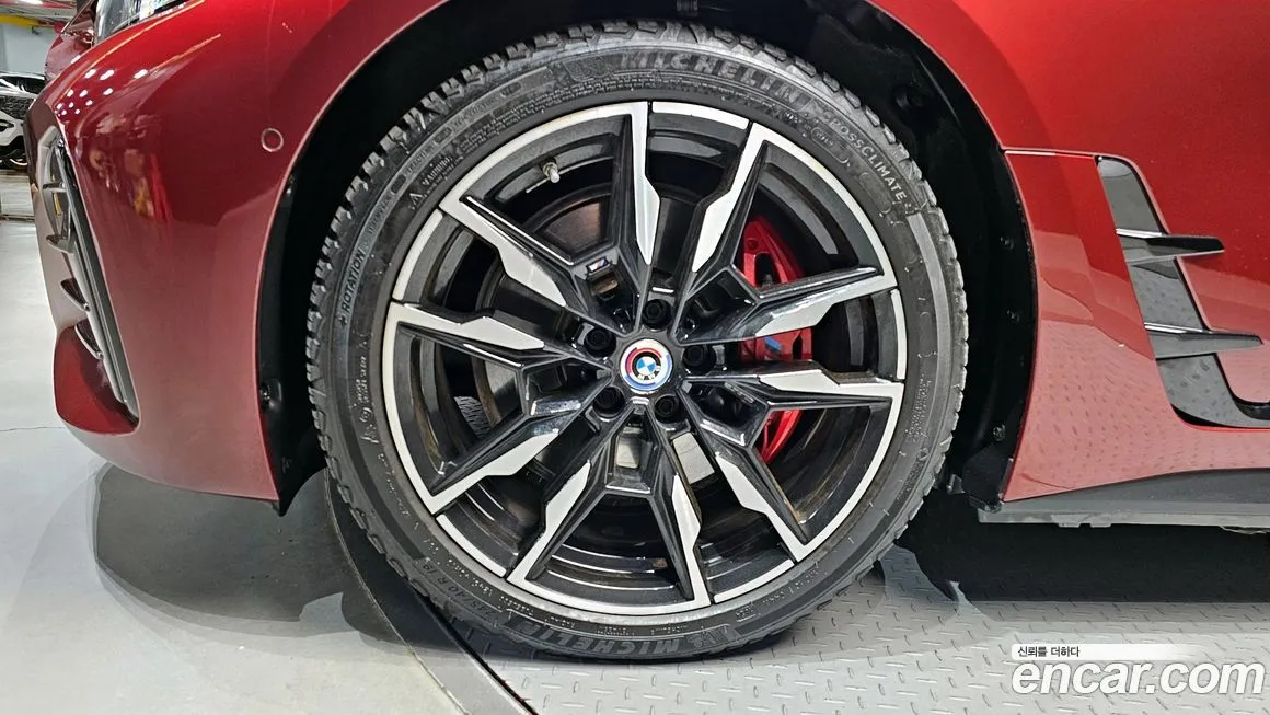 BMW i4 — фото 5