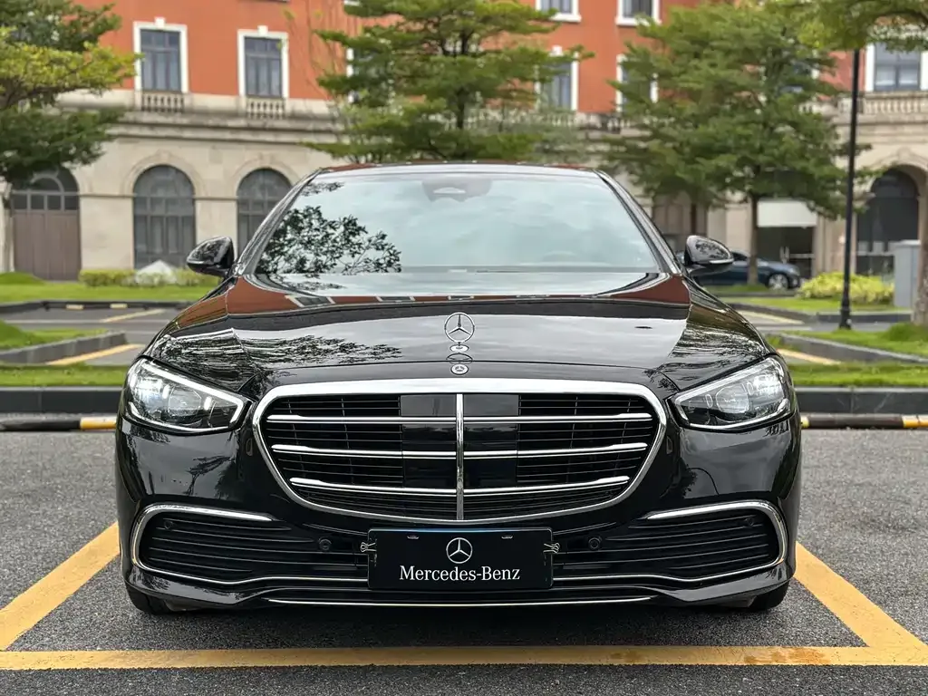 Mercedes-Benz S-Class — фото 1