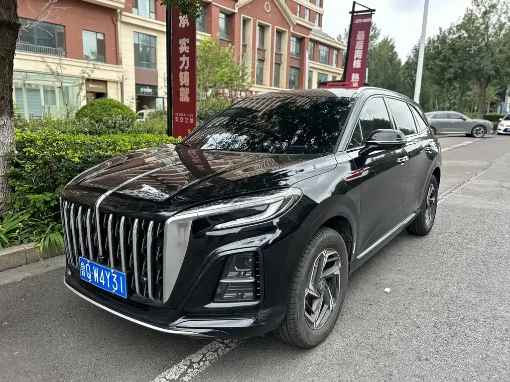 Hongqi HS3 — фото 1