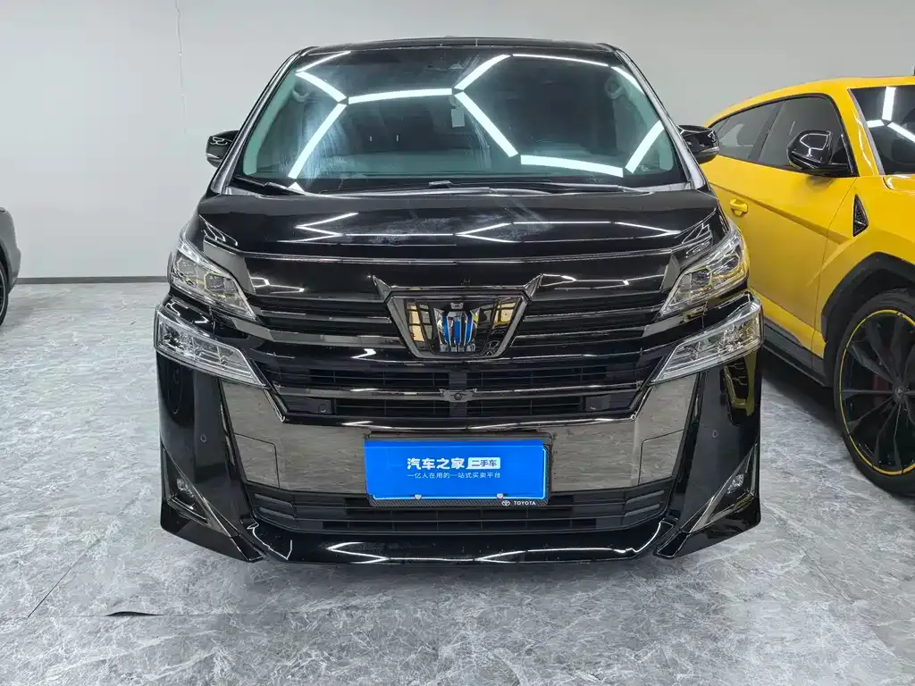 Toyota Vellfire — фото 3