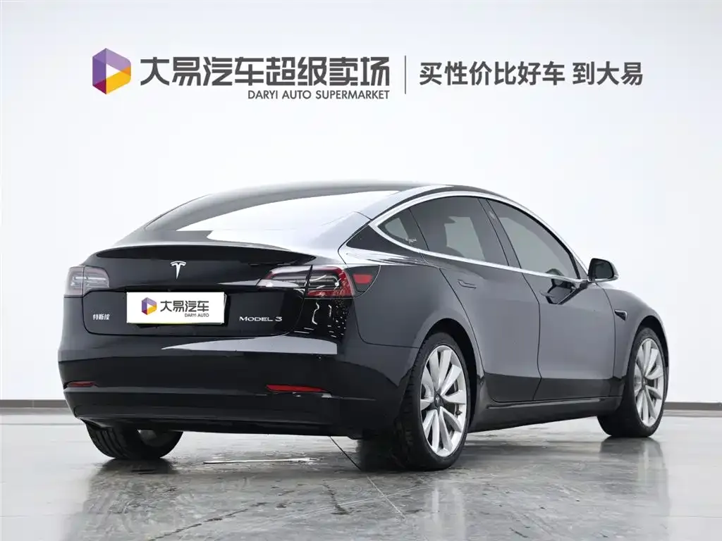 Tesla Model 3 — фото 3