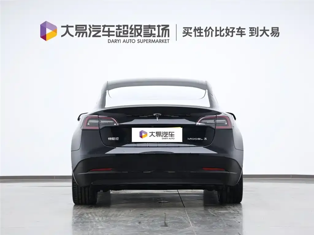 Tesla Model 3 — фото 4