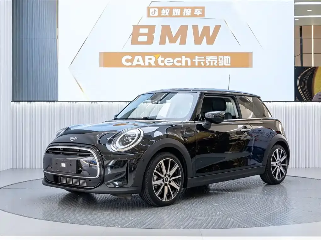 MINI Cooper (3-door) — фото 1