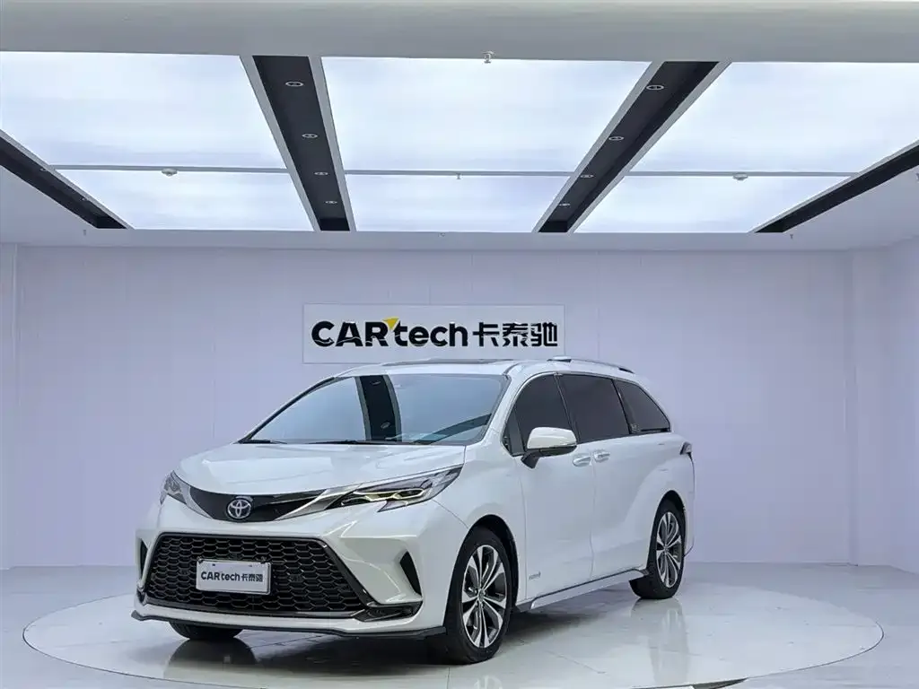 Toyota Granvia — фото 1