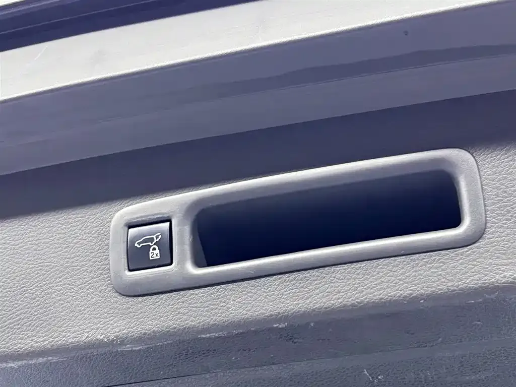 Toyota Granvia — фото 10