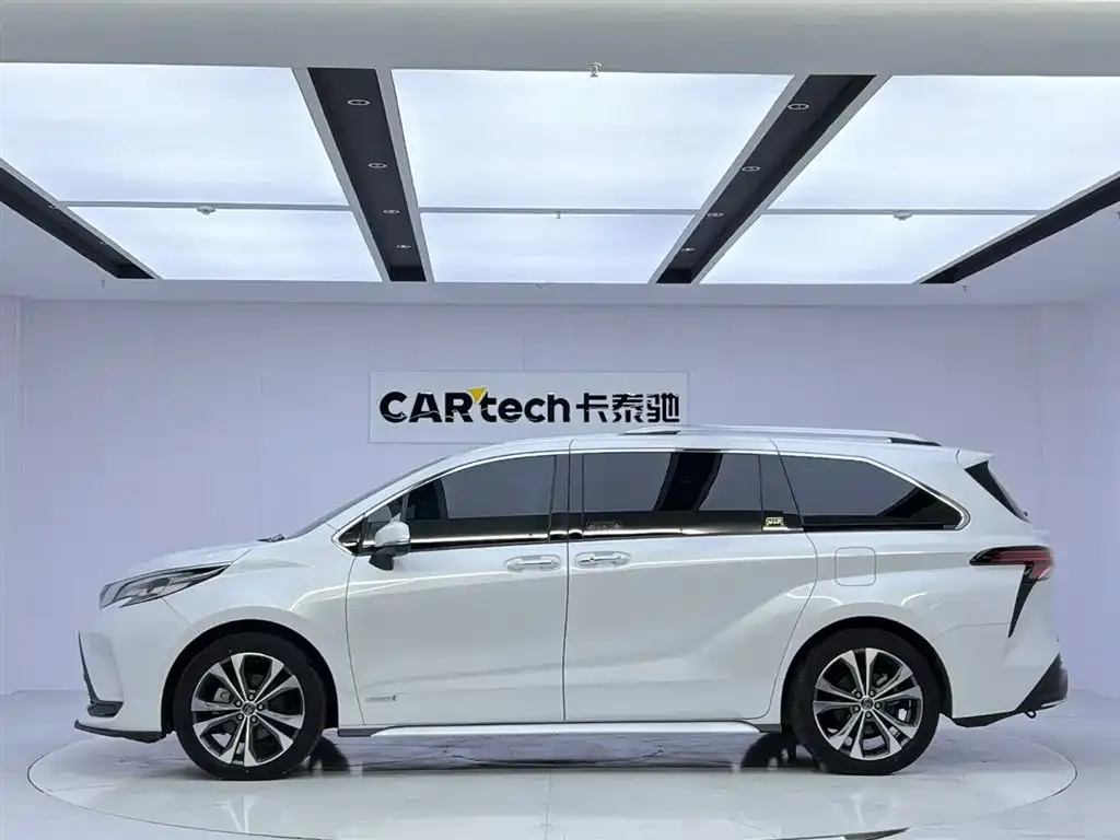 Toyota Granvia — фото 2
