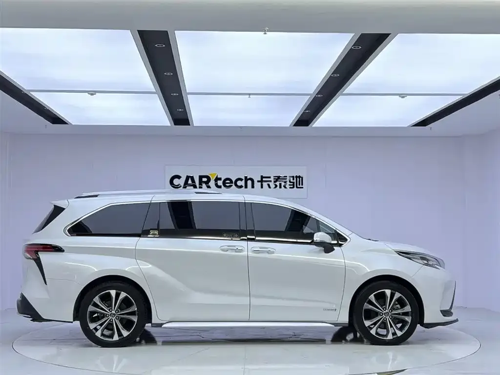 Toyota Granvia — фото 6