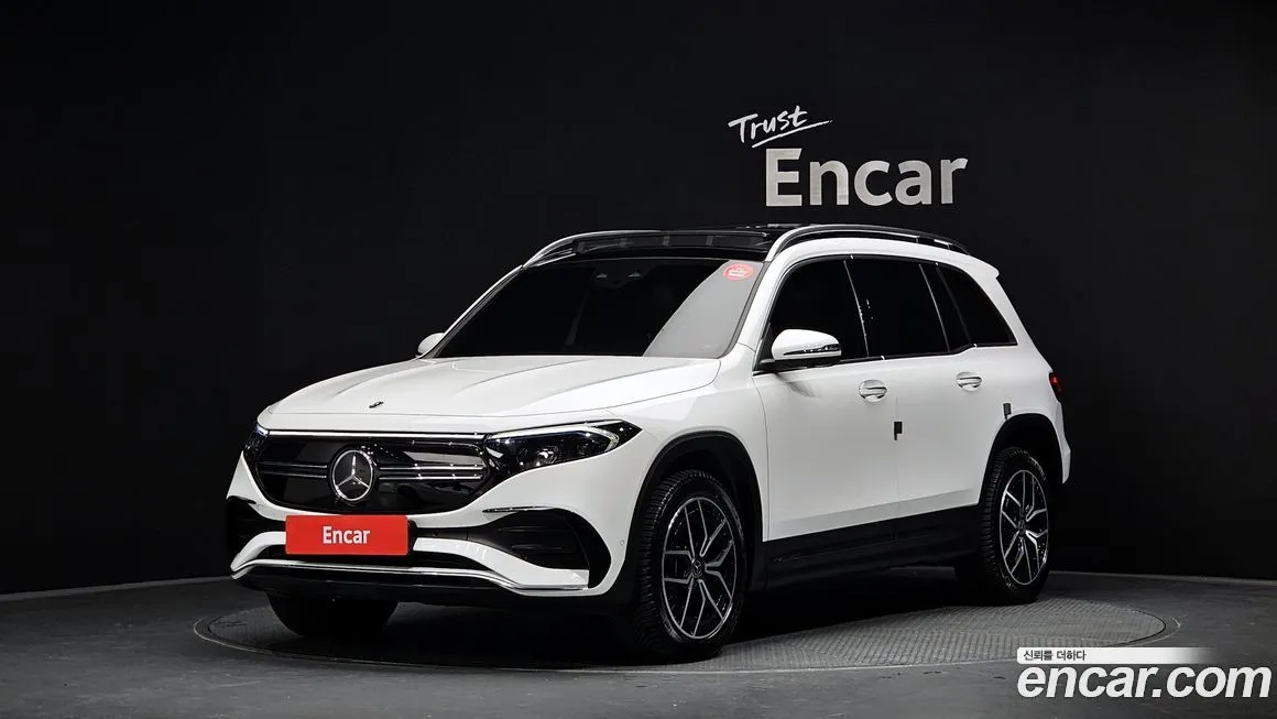 Mercedes-Benz EQB — фото 1