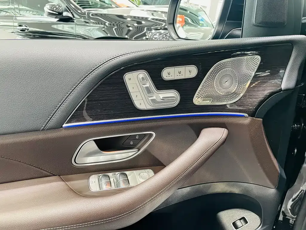Mercedes-Benz GLS — фото 10