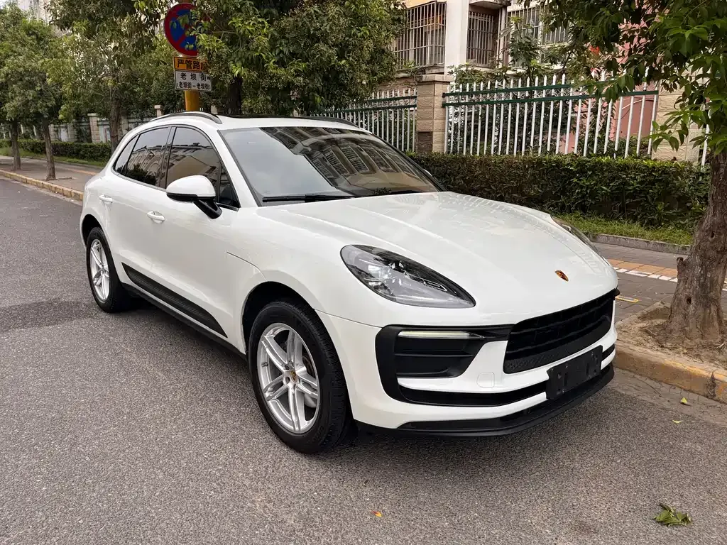 Porsche Macan — фото 1