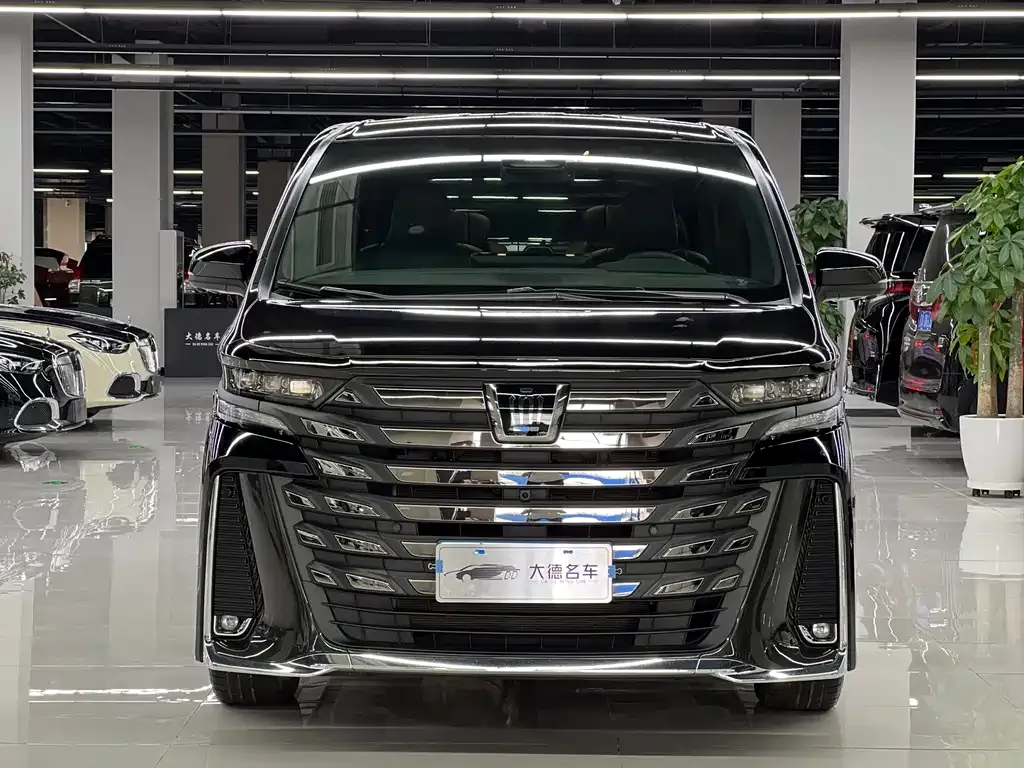 Toyota Vellfire — фото 2