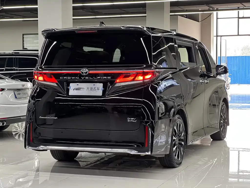 Toyota Vellfire — фото 4