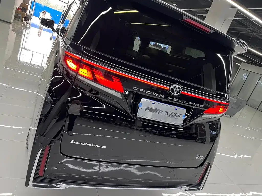 Toyota Vellfire — фото 7