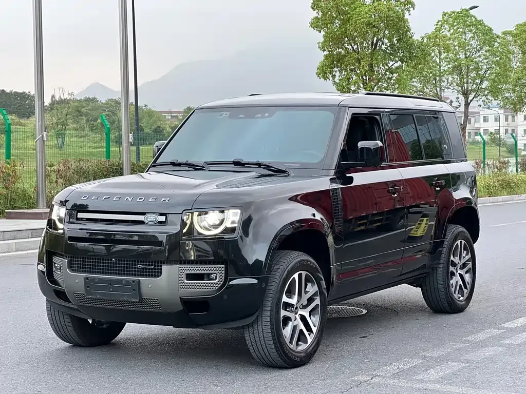 Land Rover Defender — фото 1