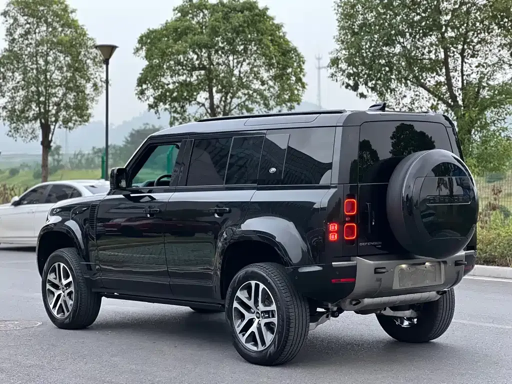 Land Rover Defender — фото 4