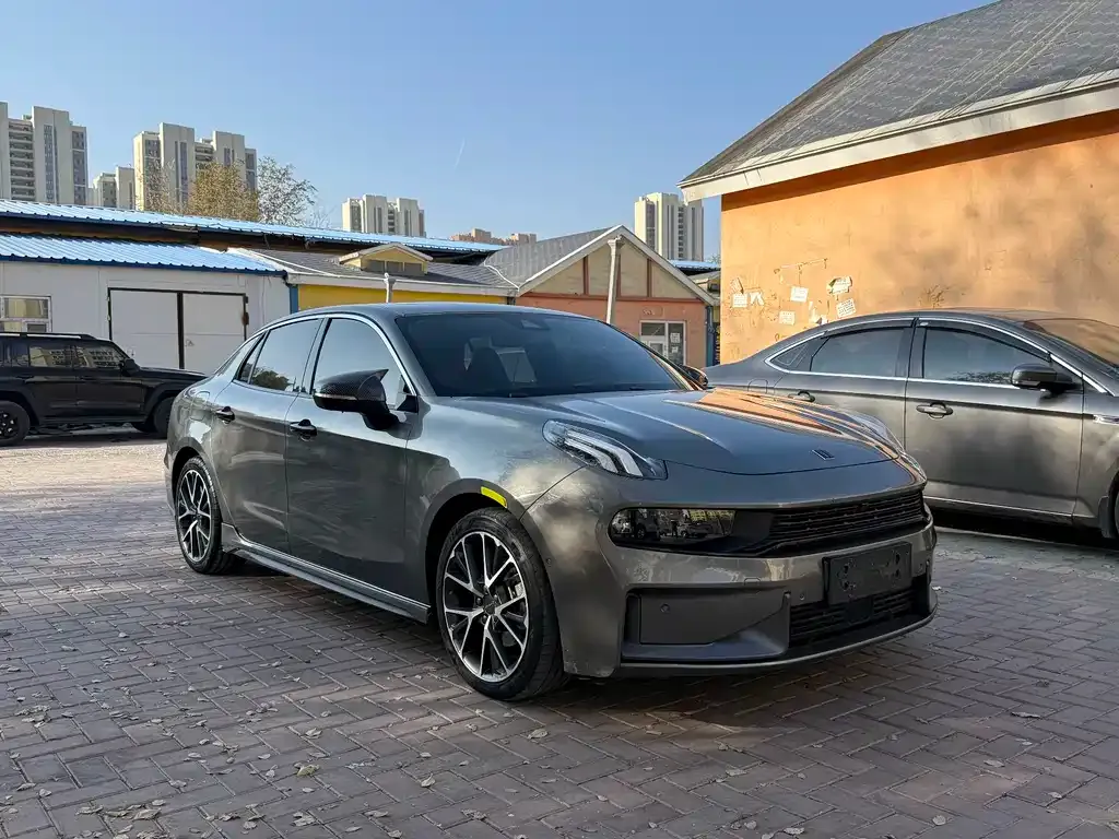 Lynk & Co 03 — фото 1